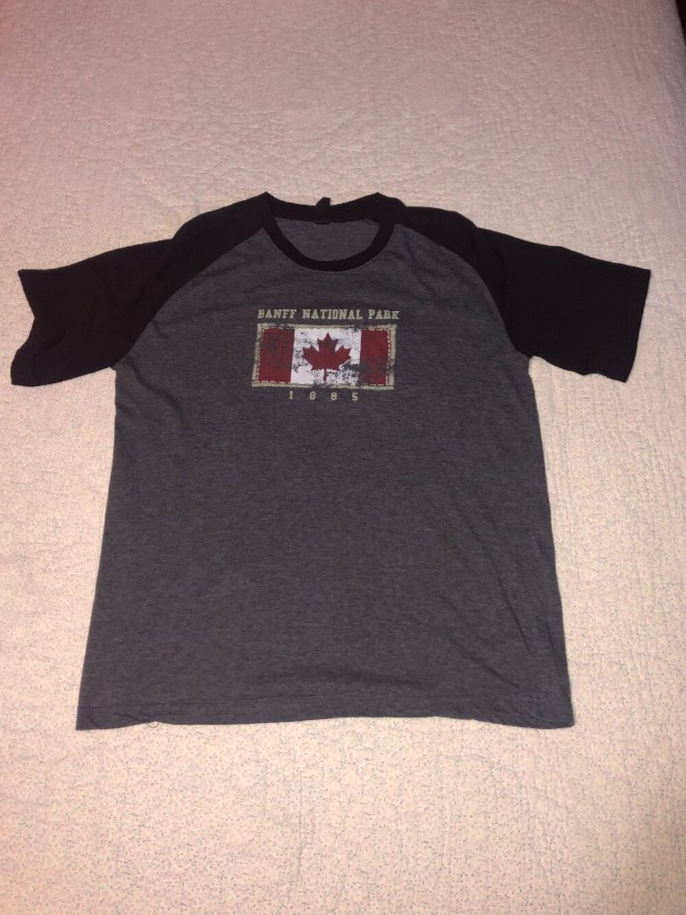 Banff National Park T-shirt, Size M